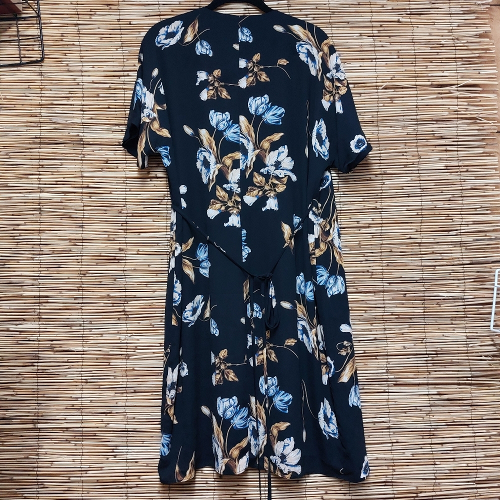 Babaton Wallace Wrap Dress Size L Floral Wedding Business Casual Floral Feminine - Picture 6 of 10